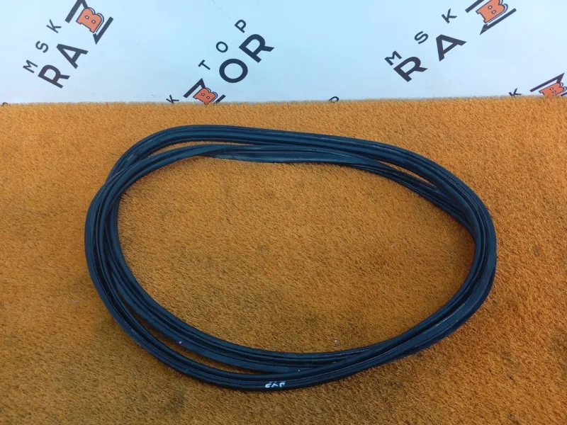 Уплотнитель багажника