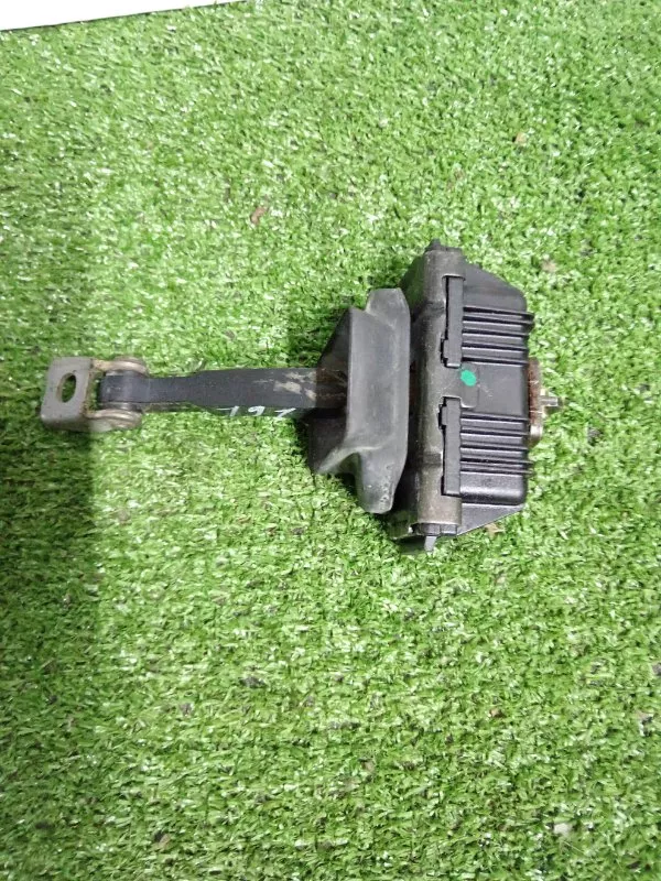 Ограничитель двери