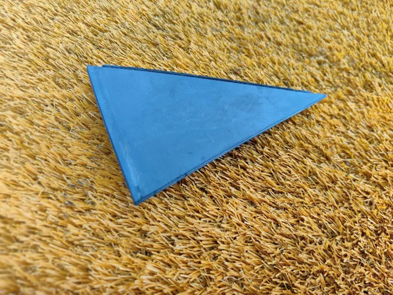 Уголок двери