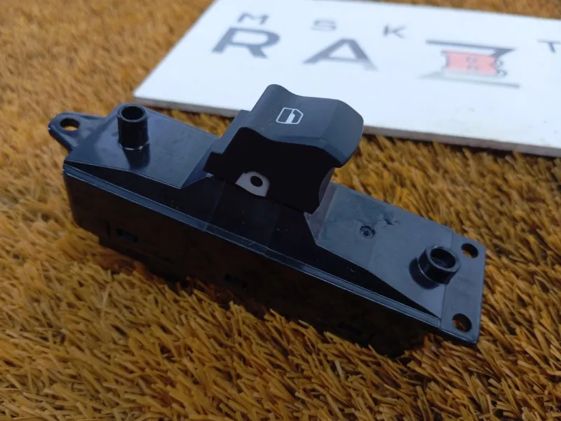 Кнопка стеклоподъемника