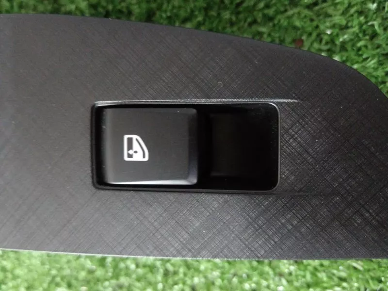 Кнопка стеклоподъемника