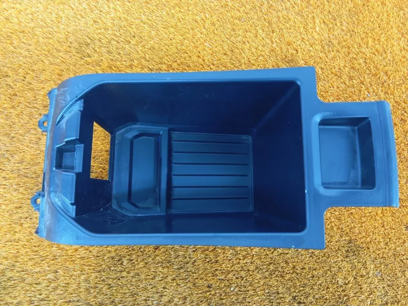 Ящик передней консоли