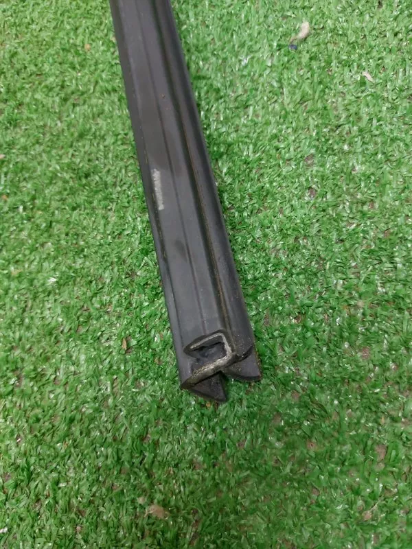 Молдинг стекла