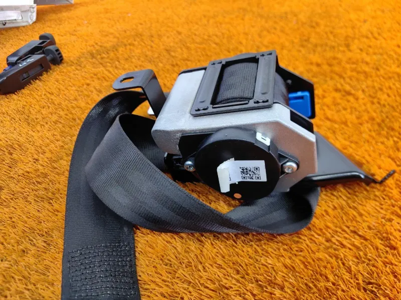 Ремень безопасности