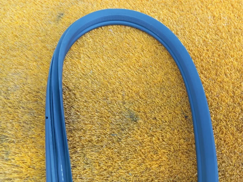 Уплотнитель проема двери