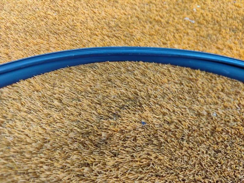 Уплотнитель стекла двери