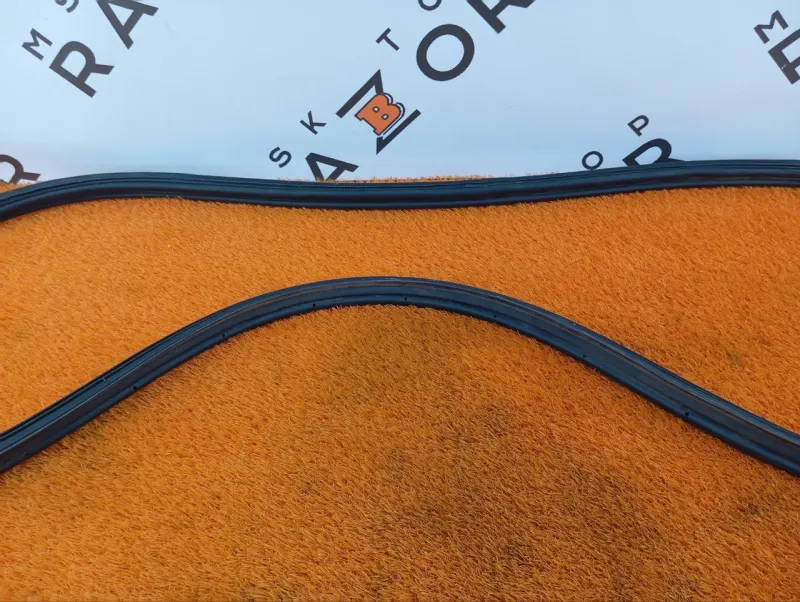 Уплотнитель багажника