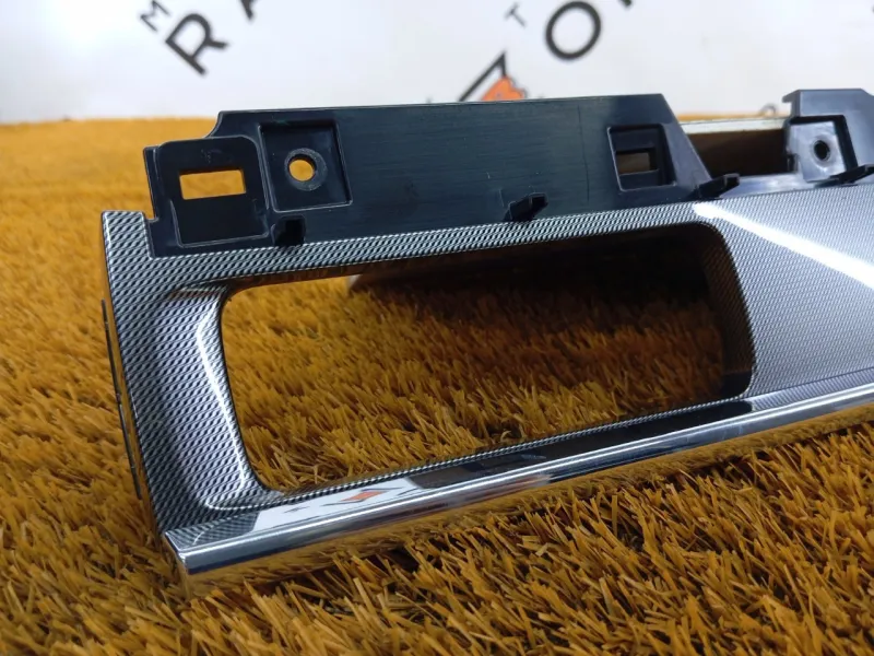 Накладка на торпедо