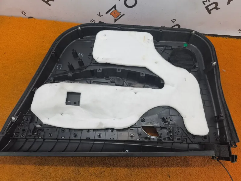 Обшивка двери