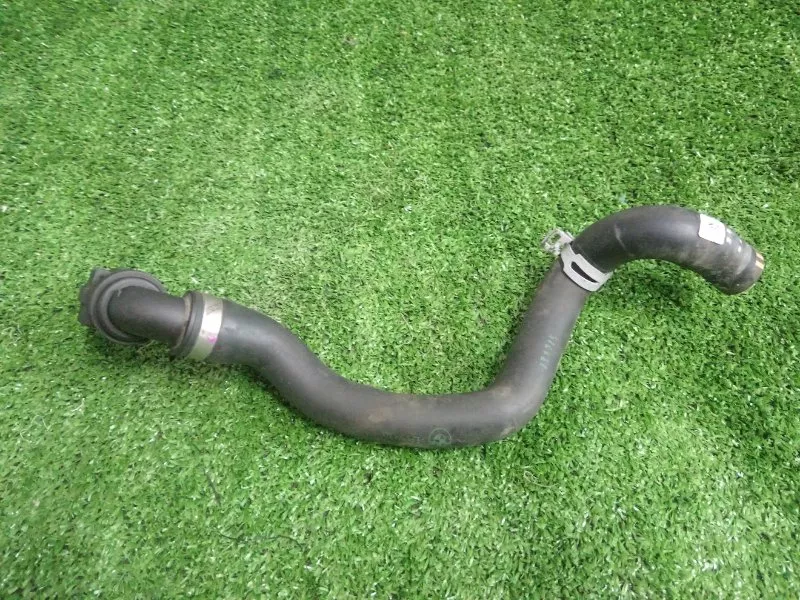 Патрубок радиатора