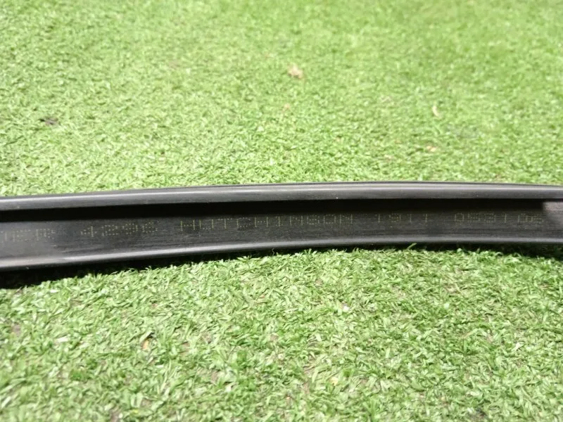 Уплотнитель стекла двери