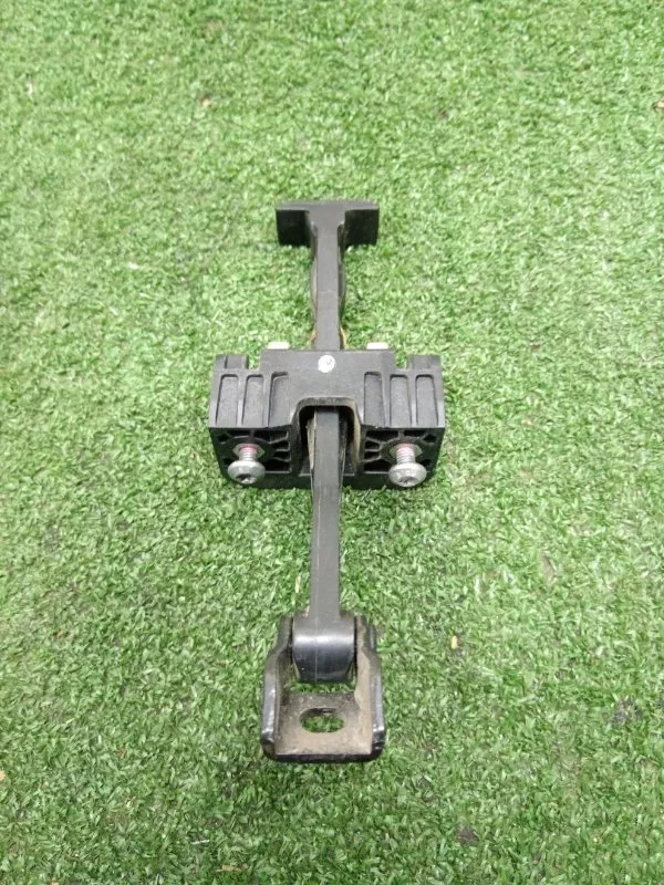 Ограничитель двери