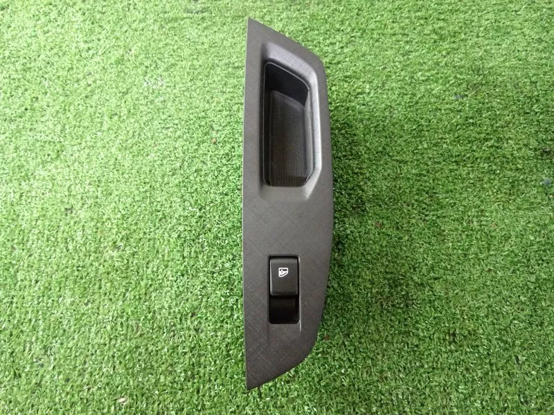 Кнопка стеклоподъемника