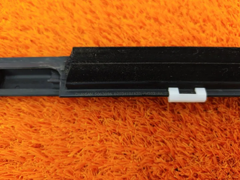 Молдинг стекла