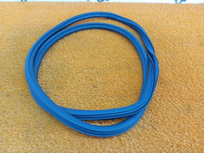 Уплотнитель проема двери