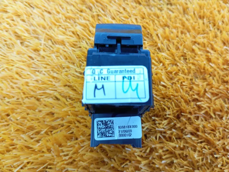 Кнопка стеклоподъемника