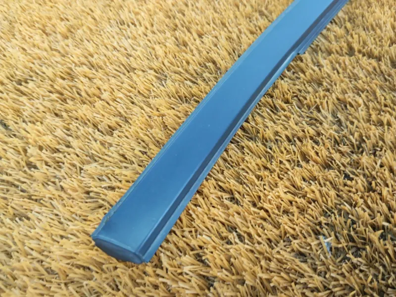 Уплотнитель стекла двери