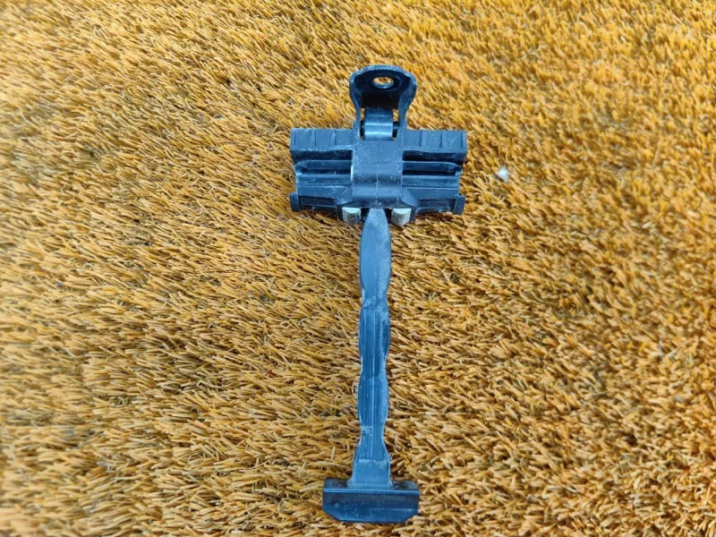 Ограничитель двери