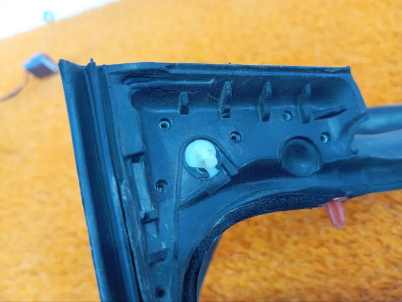 Уплотнитель двери