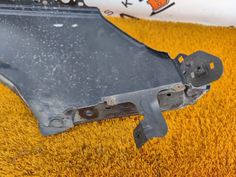 Крыло Audi A4 2017 8W0821105A B9, переднее левое