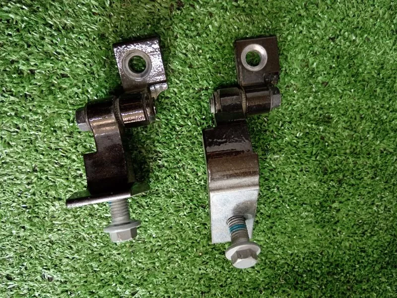 Петля двери