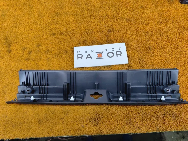 Накладка замка багажника