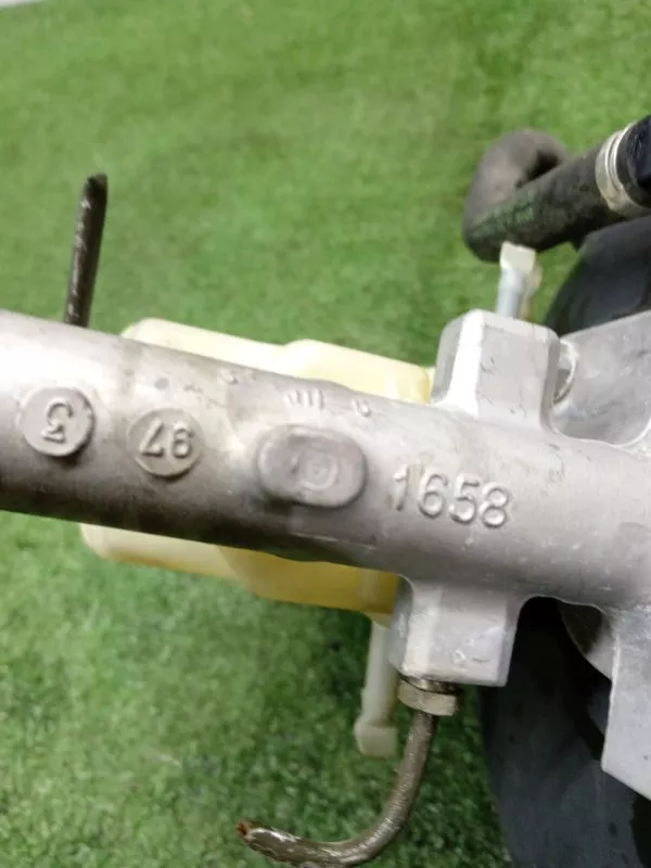 Главный тормозной цилиндр