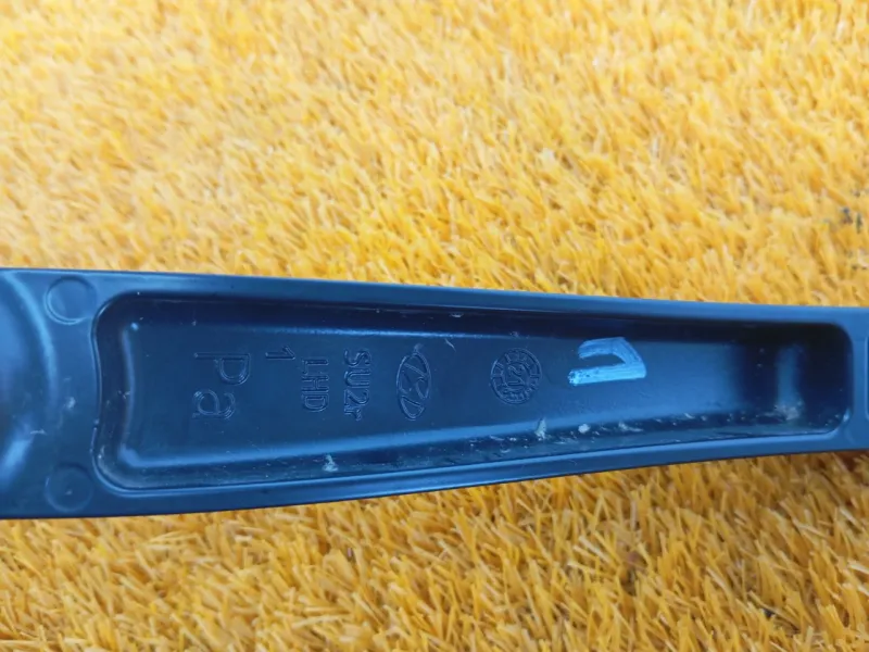 Поводок стеклоочистителя лобового стекла