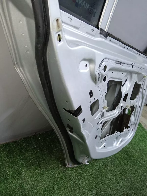 Дверь BMW 3-Series 2006 41007203647 E90, задняя левая