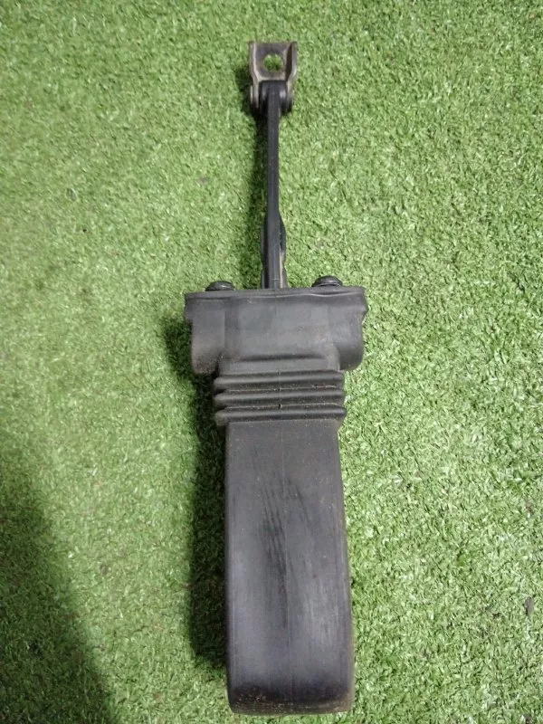 Ограничитель двери