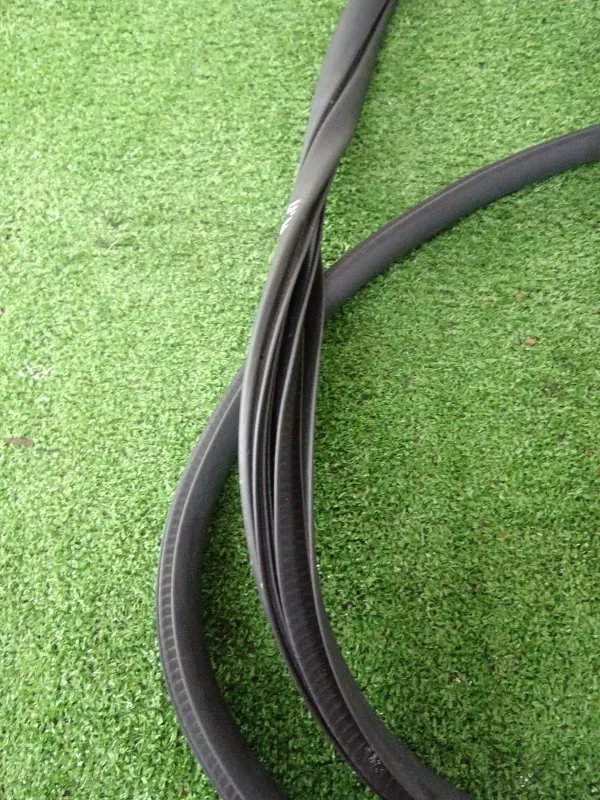 Уплотнитель проема двери