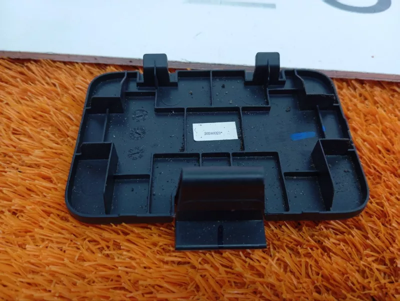 Обшивка двери багажника