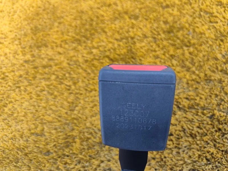 Ответная часть ремня безопасности