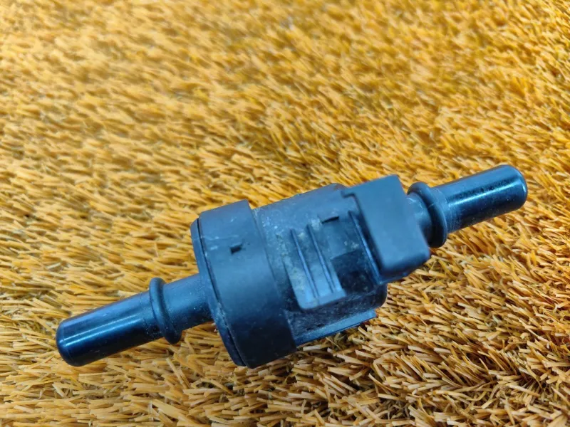 Клапан вентиляции топливного бака