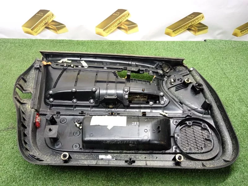 Обшивка двери Audi A4 2005 8E1867106В B6, передняя правая