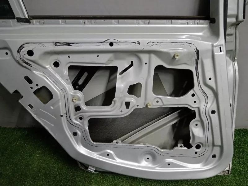 Дверь BMW 3-Series 2006 41007203647 E90, задняя левая