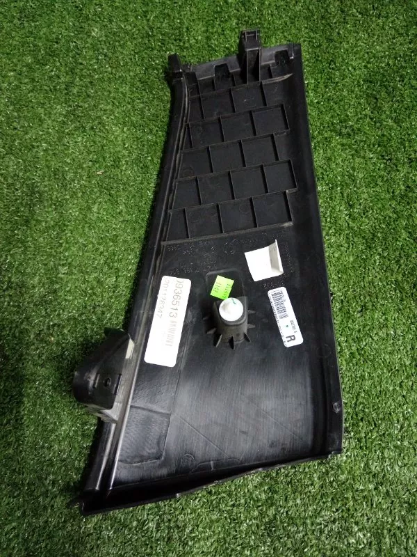 Накладка крышки багажника