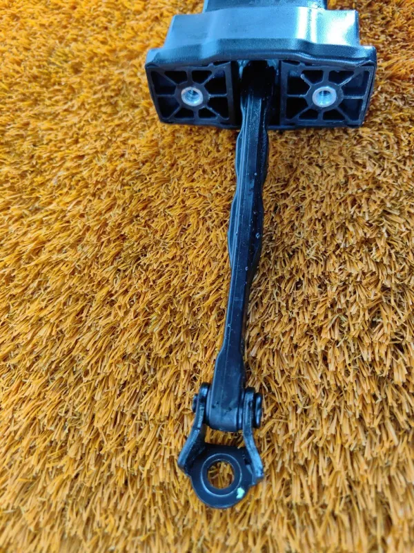 Ограничитель двери