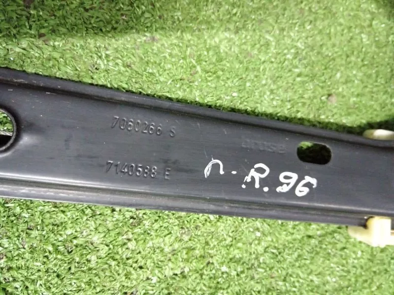 Стеклоподъемник BMW 3-Series 2005 51337140588 E90, передний правый