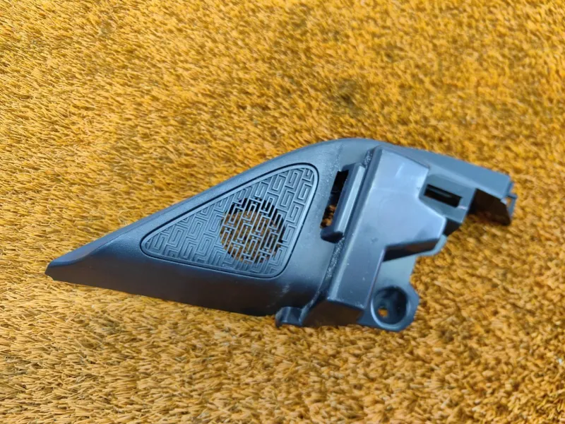 Уголок двери