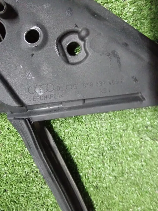 Уплотнитель стекла двери