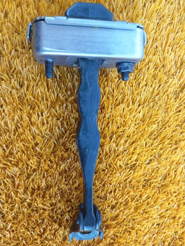 Ограничитель двери