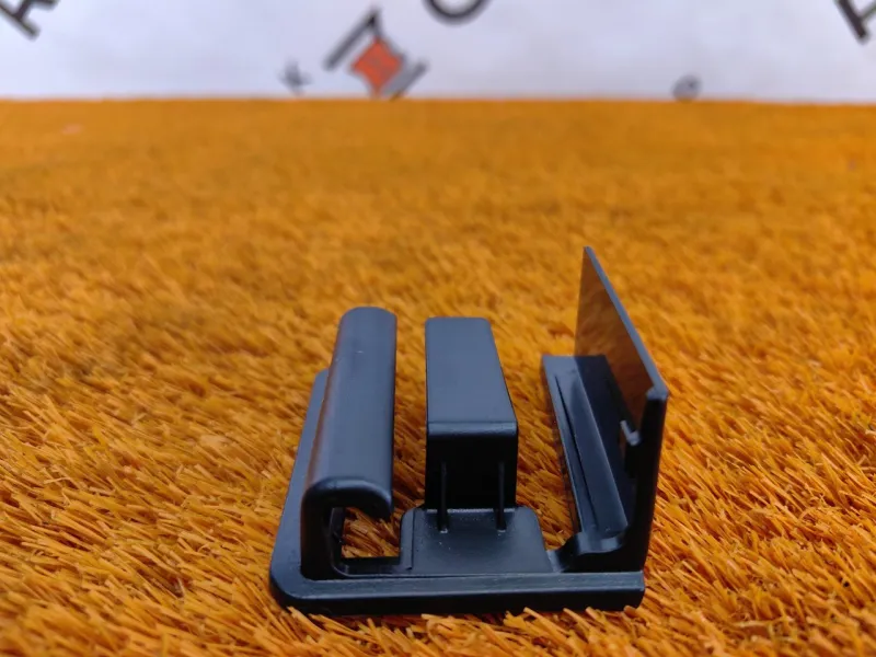 Заглушка полозьев сиденья