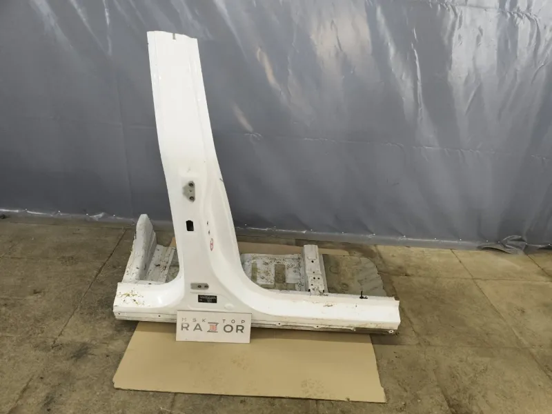 Порог с центральной стойкой