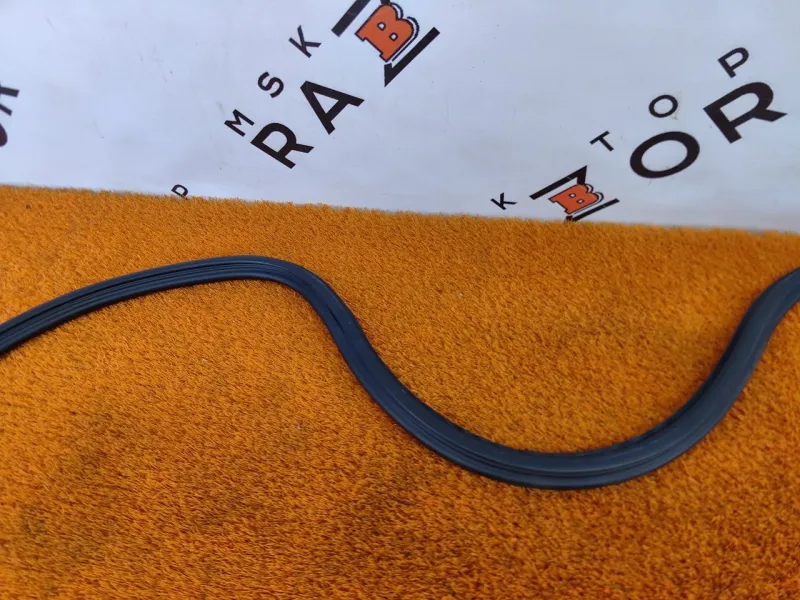 Уплотнитель проема двери