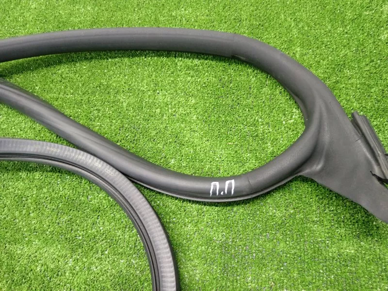 Уплотнитель двери