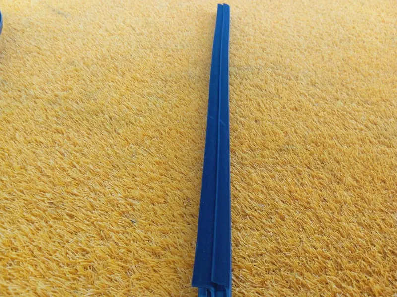 Уплотнитель стекла двери