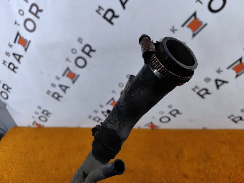 Горловина топливного бака