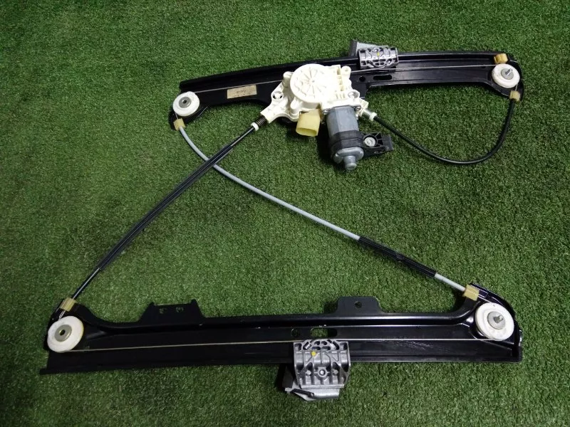 Стеклоподъемник BMW 5-Series 2006 51337184384 E60, передний правый