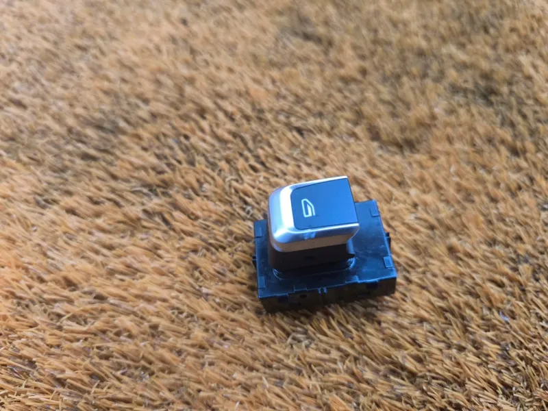 Кнопка стеклоподъемника